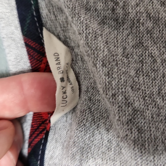 Gray girls sweater from Lucky Brand size medium - Picture 2 of 2